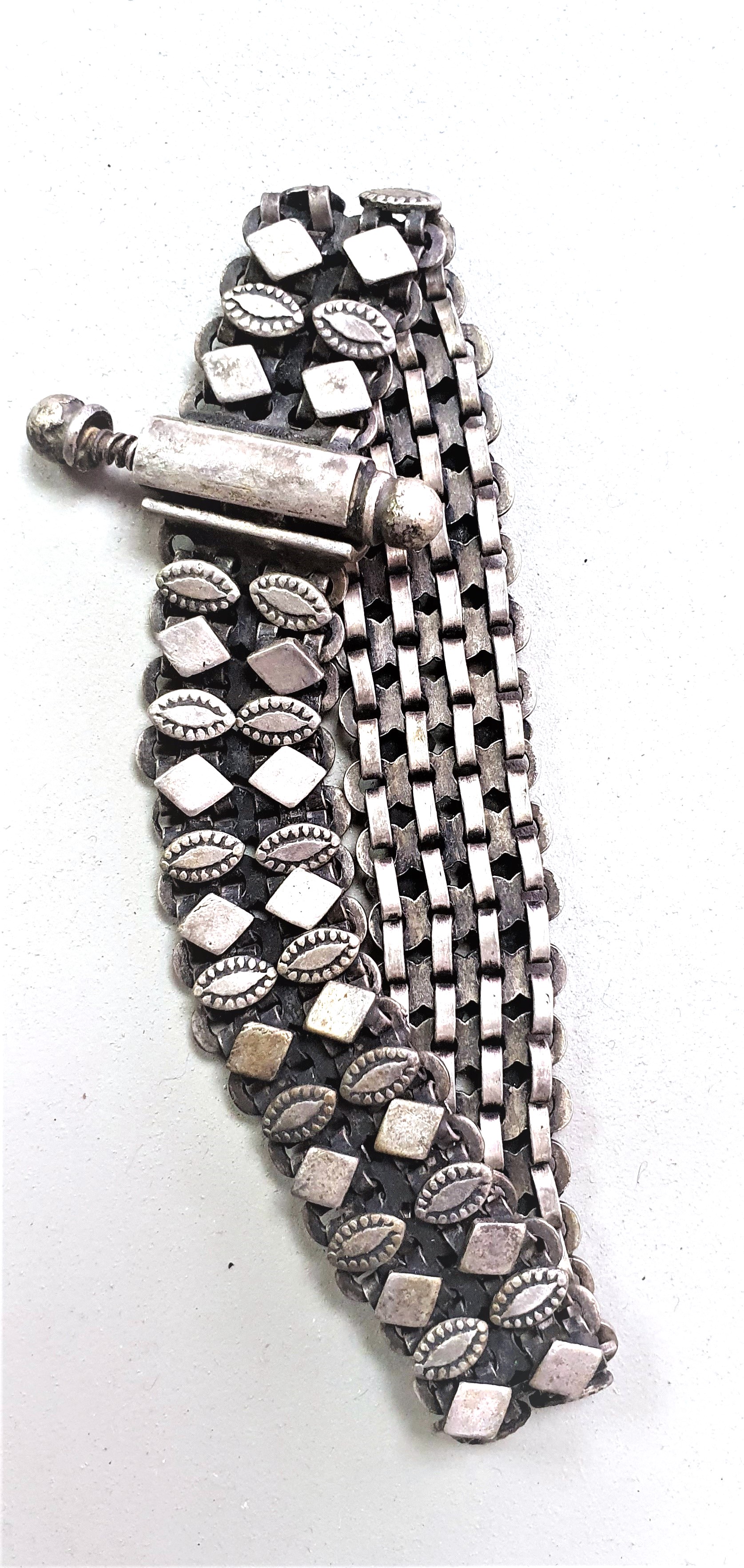 Silvery bracelet Unknown Unknown